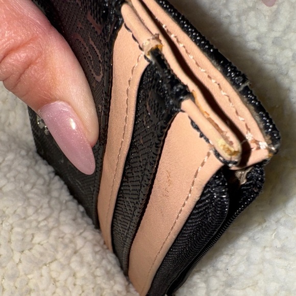 GUESS- Black and Tan Women's Card Holder - Picture 11 of 17